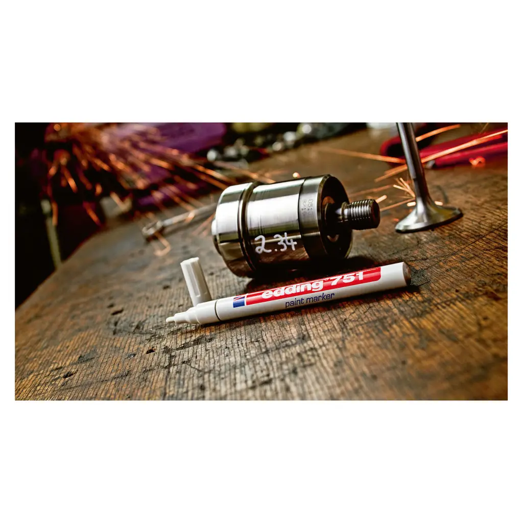 Edding 751 Paint Marker Black4.png.png.png.webp